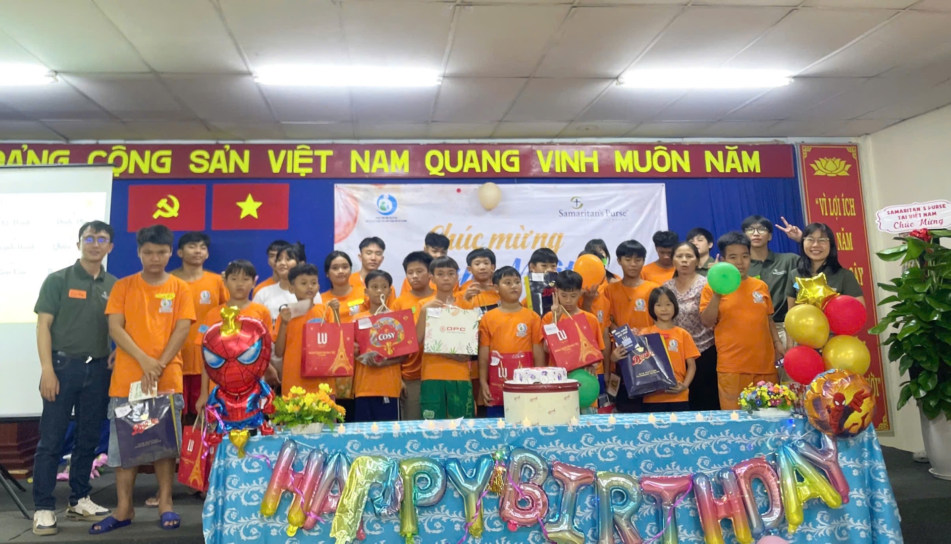 SINH NHẬT HỒNG – TRAO GỬI YÊU THƯƠNG