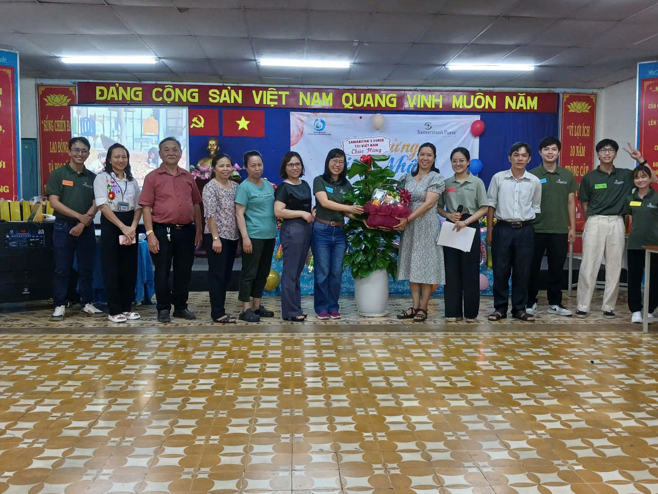 SINH NHẬT HỒNG – TRAO GỬI YÊU THƯƠNG