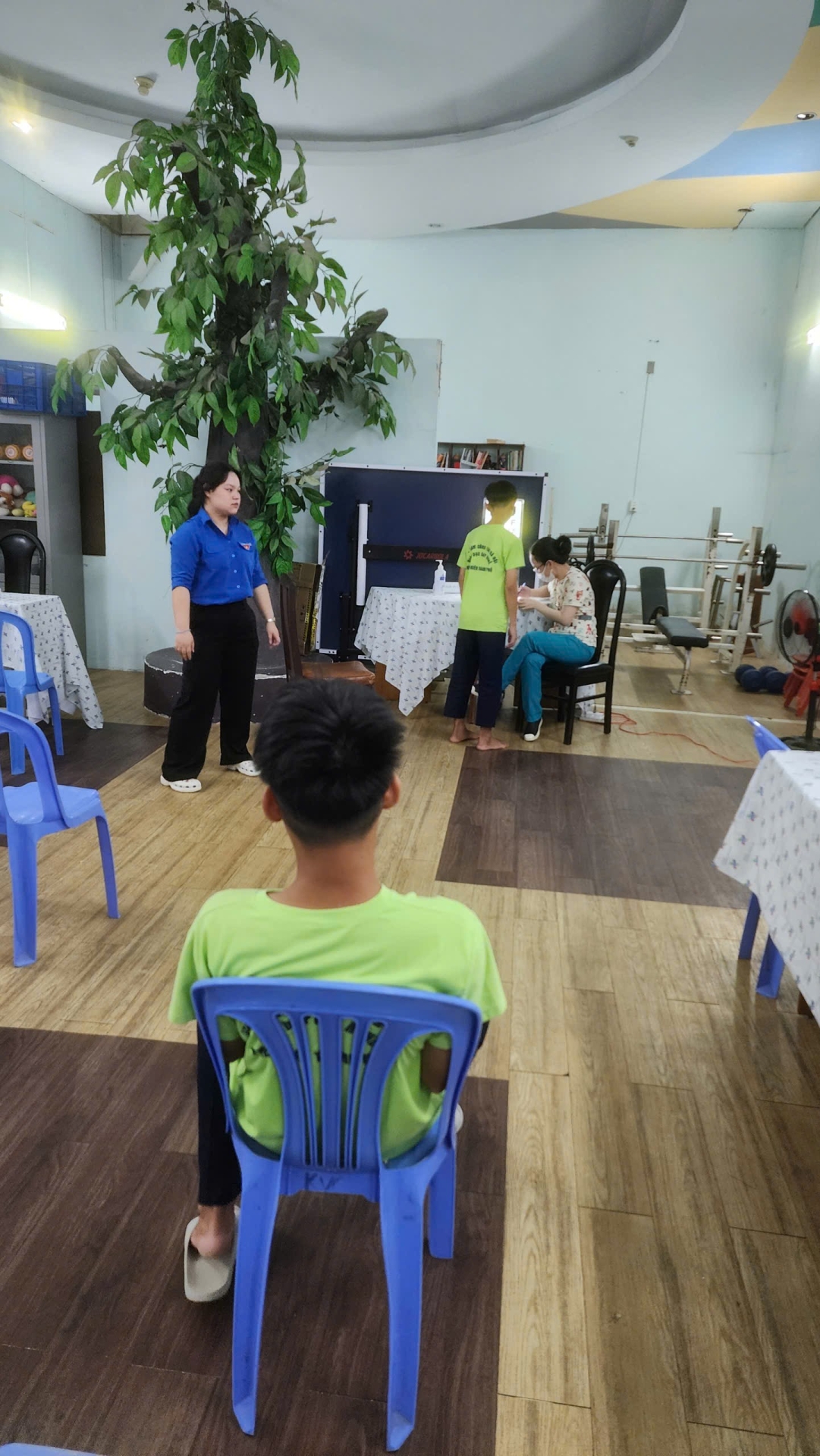Ngày 02/6/2026 Trung tâm Công tác xã hội – Giáo dục dạy nghề Thiếu niên Thành phố Hồ Chí Minh phối hợp với Bệnh viện Nhi đồng Thành phố, CLB Nét Chữ Xinh và Công an phường Hạnh Thông phối hợp tổ chức chương trình “Ngày Hội Tuổi Thơ” cho 70 trẻ em của Trun