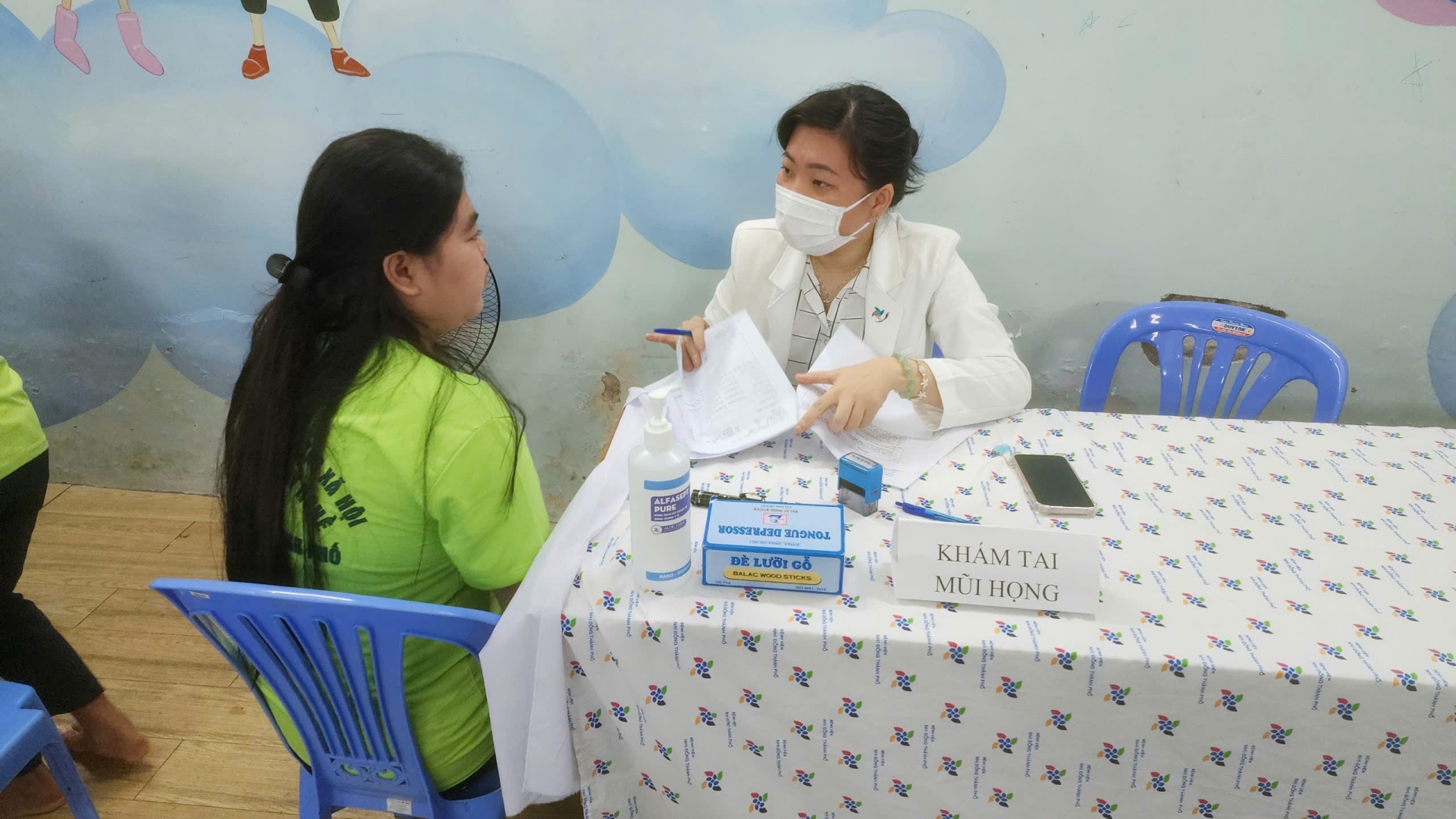 Ngày 02/6/2026 Trung tâm Công tác xã hội – Giáo dục dạy nghề Thiếu niên Thành phố Hồ Chí Minh phối hợp với Bệnh viện Nhi đồng Thành phố, CLB Nét Chữ Xinh và Công an phường Hạnh Thông phối hợp tổ chức chương trình “Ngày Hội Tuổi Thơ” cho 70 trẻ em của Trun
