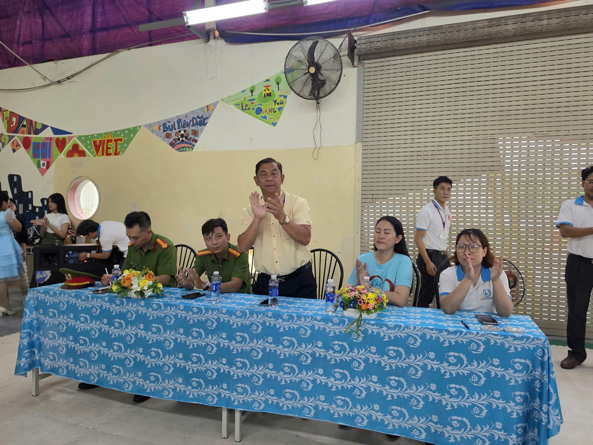 Ngày 02/6/2026 Trung tâm Công tác xã hội – Giáo dục dạy nghề Thiếu niên Thành phố Hồ Chí Minh phối hợp với Bệnh viện Nhi đồng Thành phố, CLB Nét Chữ Xinh và Công an phường Hạnh Thông phối hợp tổ chức chương trình “Ngày Hội Tuổi Thơ” cho 70 trẻ em của Trun