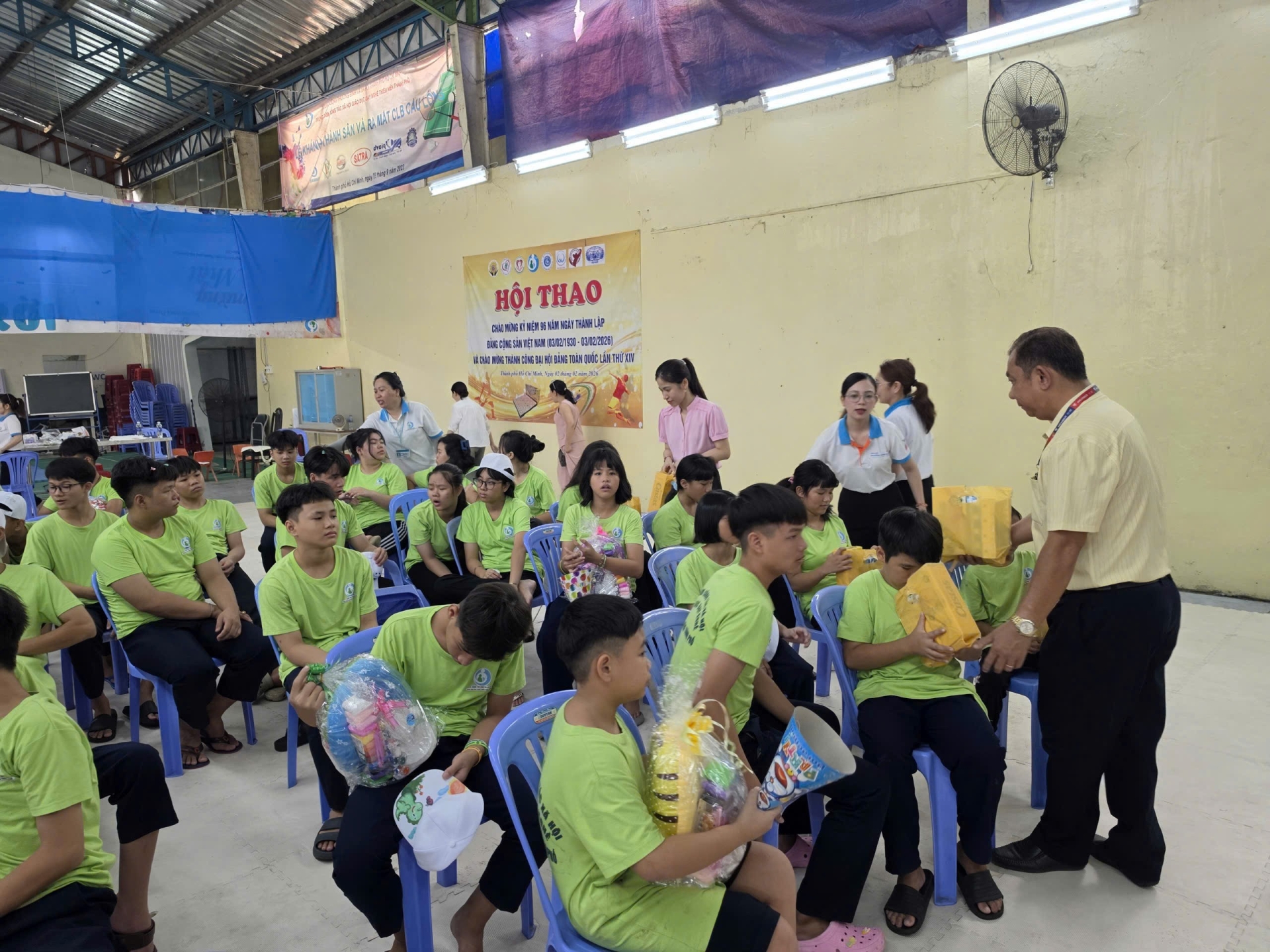 Ngày 02/6/2026 Trung tâm Công tác xã hội – Giáo dục dạy nghề Thiếu niên Thành phố Hồ Chí Minh phối hợp với Bệnh viện Nhi đồng Thành phố, CLB Nét Chữ Xinh và Công an phường Hạnh Thông phối hợp tổ chức chương trình “Ngày Hội Tuổi Thơ” cho 70 trẻ em của Trun