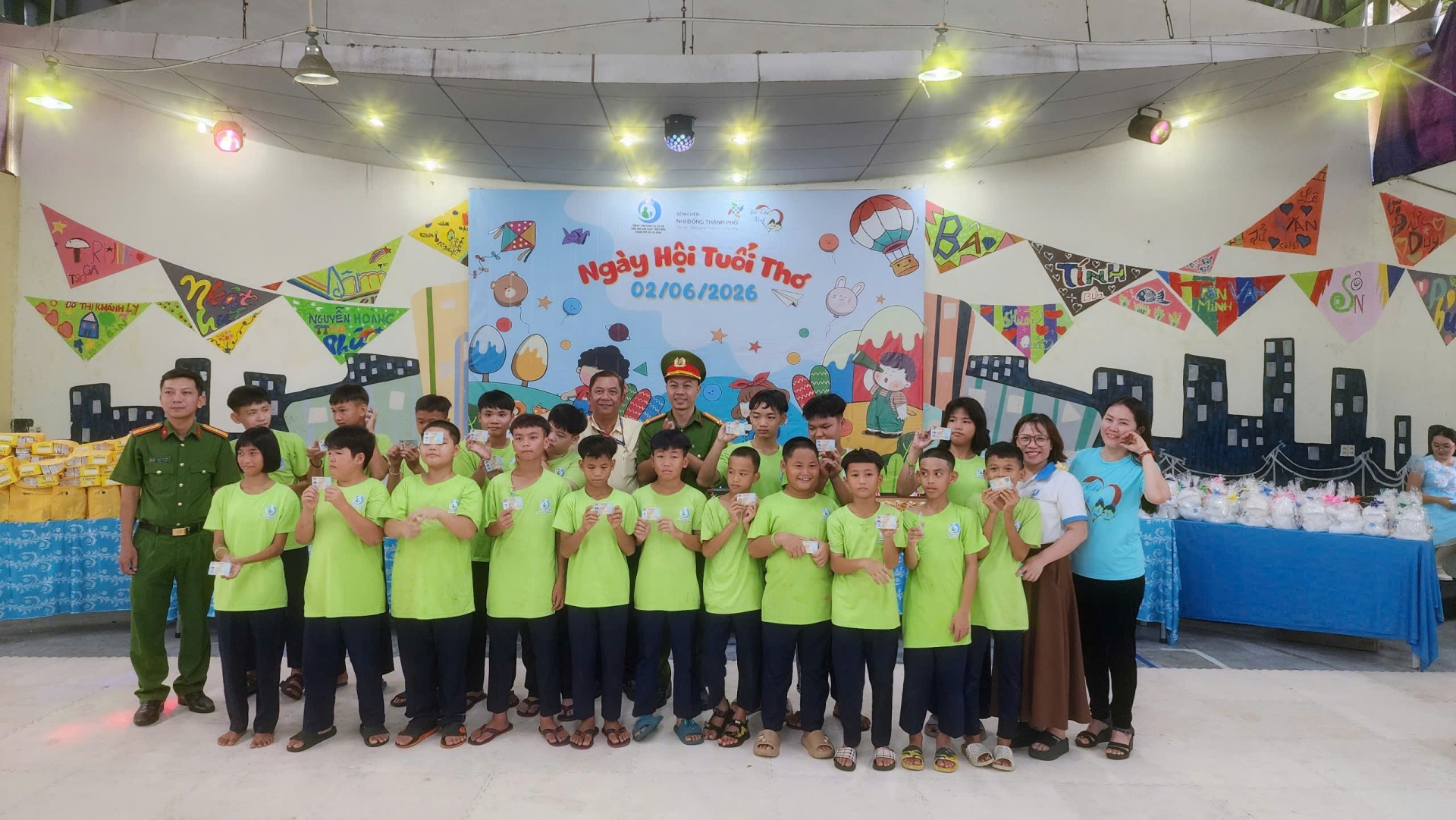 Ngày 02/6/2026 Trung tâm Công tác xã hội – Giáo dục dạy nghề Thiếu niên Thành phố Hồ Chí Minh phối hợp với Bệnh viện Nhi đồng Thành phố, CLB Nét Chữ Xinh và Công an phường Hạnh Thông phối hợp tổ chức chương trình “Ngày Hội Tuổi Thơ” cho 70 trẻ em của Trun