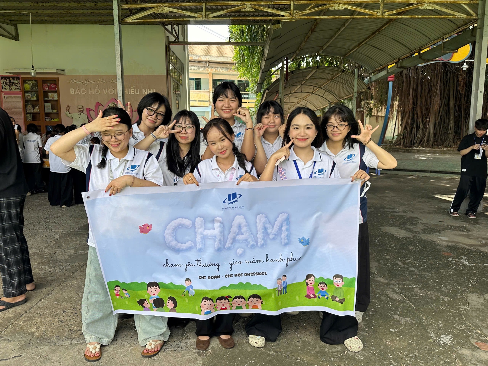 CHI ĐOÀN - CHI HỘI DH25SW01 Khoa Khoa học xã hội, Trường Đại học Mở thành phố Hồ Chí Minh đã tổ chức chương trình hoạt động phục vụ cộng đồng với chủ đề