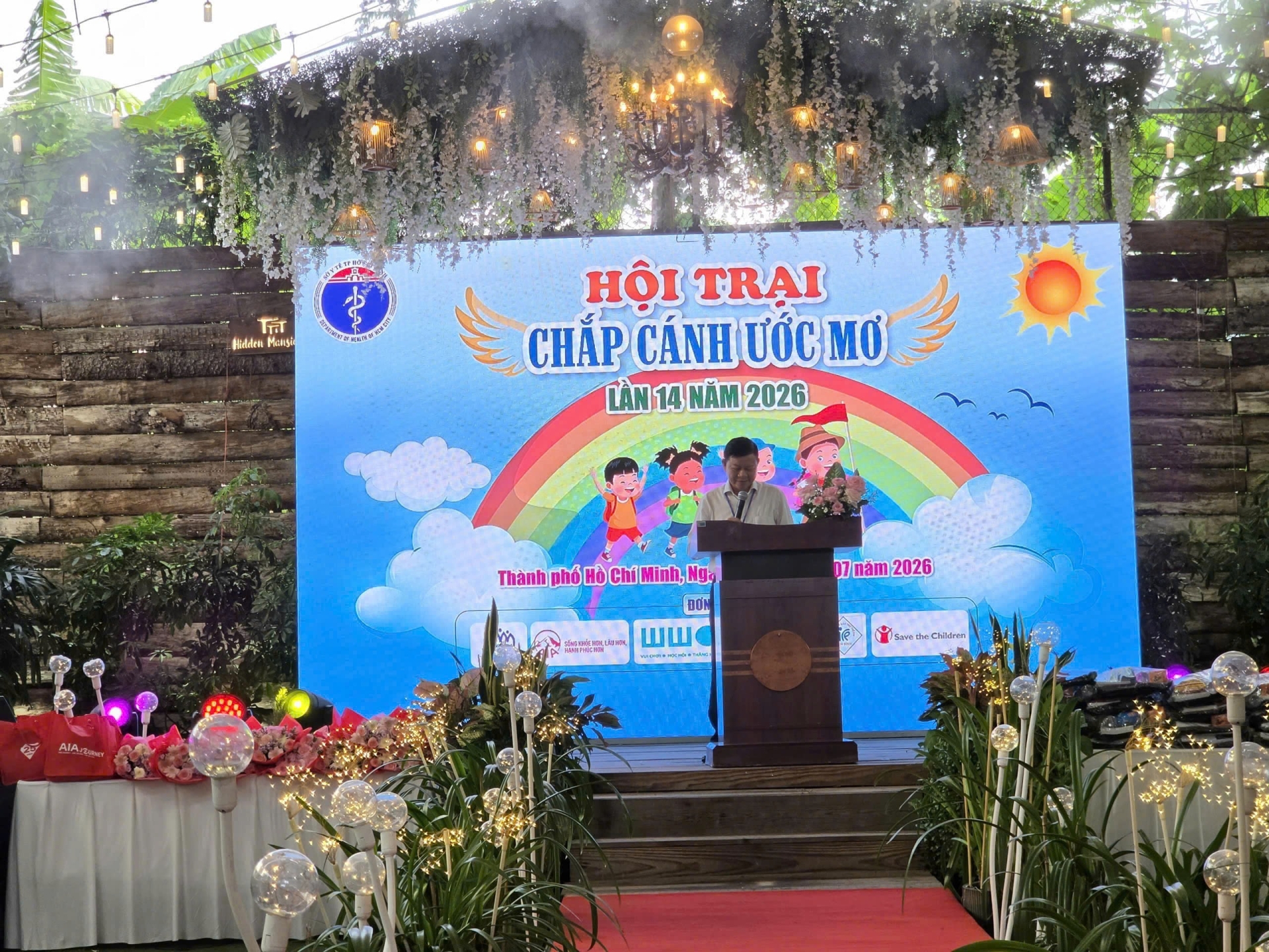 ? HỘI TRẠI 