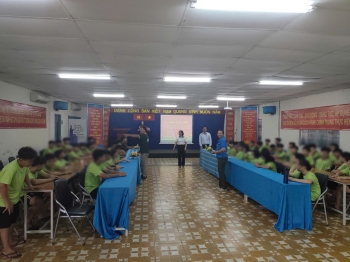 NHỮNG TẤM THẺ CĂN CƯỚC – CÁNH CỬA MỞ RA TƯƠNG LAI CHO CÁC EM NHỎ